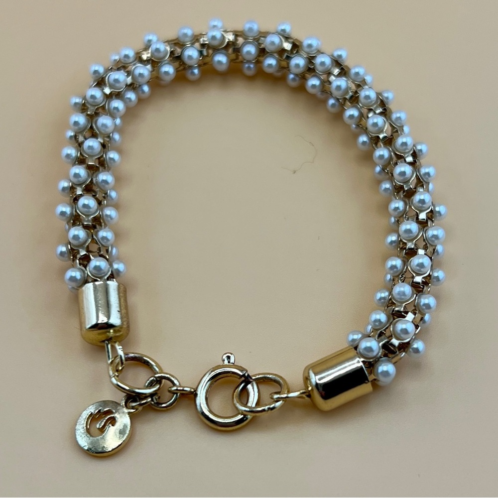 Faux pearl beaded bracelet